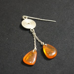Vintage amber pin